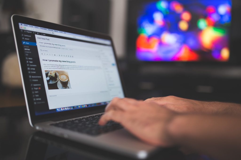 How to Become An Affiliate Marketing Expert in 2022? - how to become an affiliate marketing blogging blur business communication