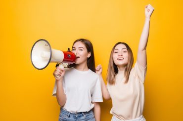 How to Start a Refer-a-Friend Program in 2023