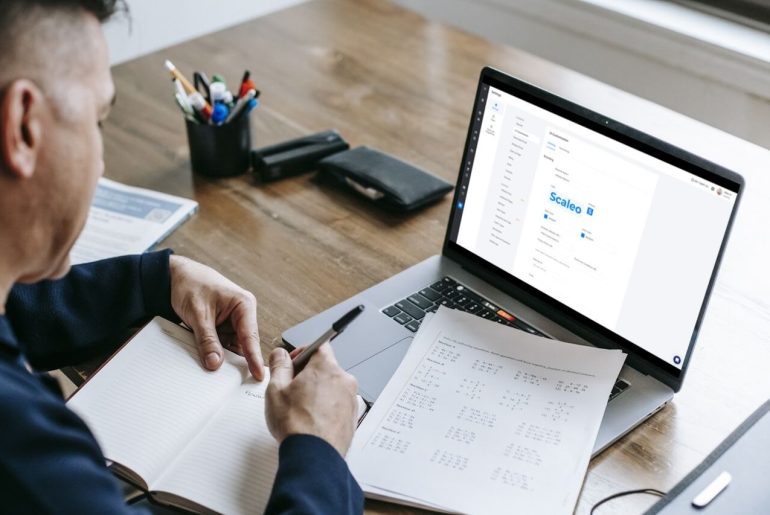 scaleo software laptop
