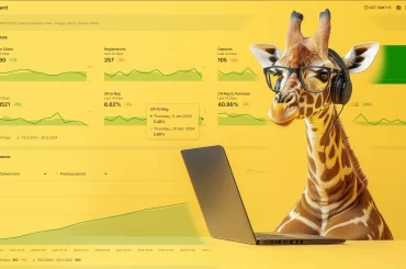 scaleo giraffe working by the laptop